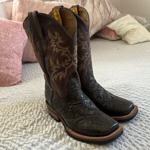Brand new women cowboy boots size 8